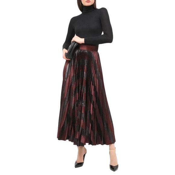 Dolce & Gabbana Pleated Velvet Skirt - Picture 3 of 10